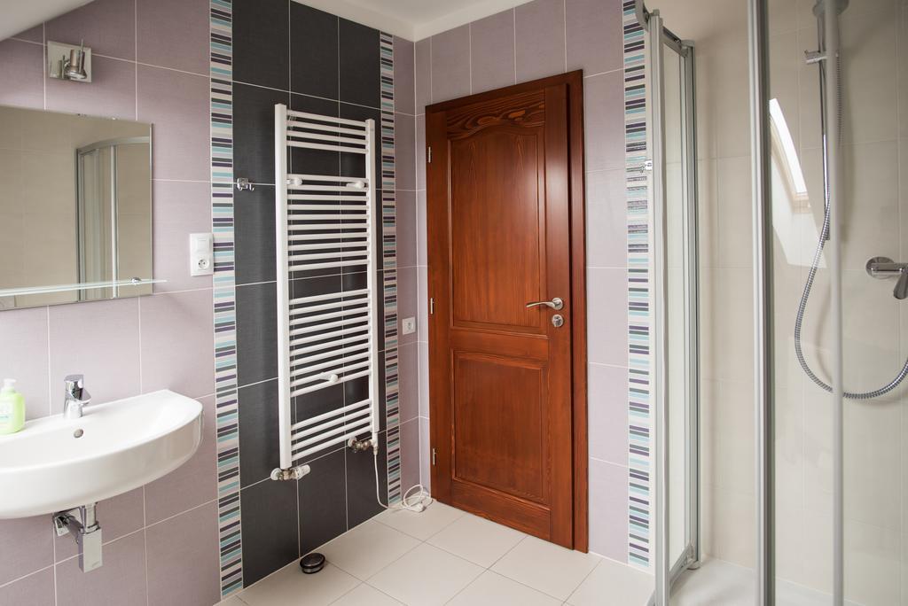 Apartmany Chajdovka Bozi Dar Bilik gambar